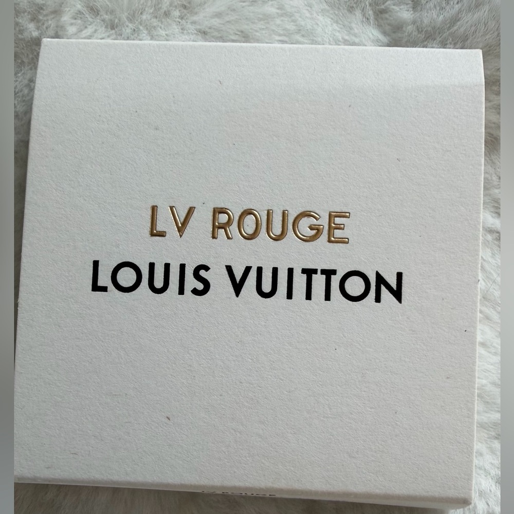 NWT Louis Vuitton LV Rouge
Lipstick Sample Set